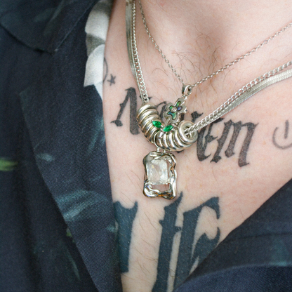 Heartbreak Daisy Necklace