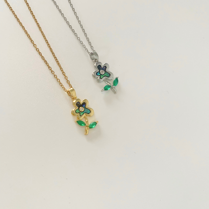 Heartbreak Daisy Necklace