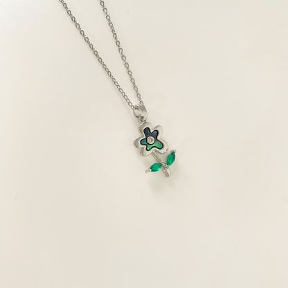 Heartbreak Daisy Necklace